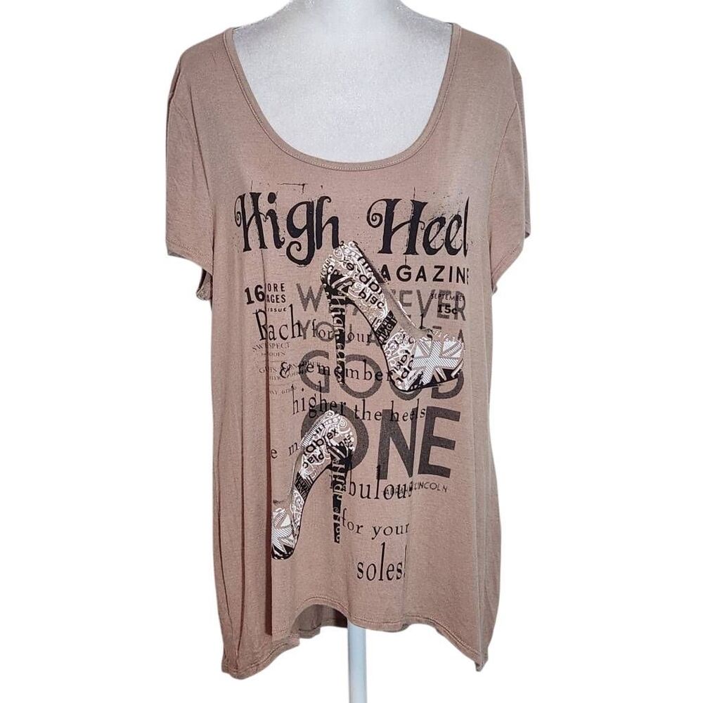 Belah & Codey Tan High Heel Graphic Print Short Sleeve Fitted Tee NWT Size XL